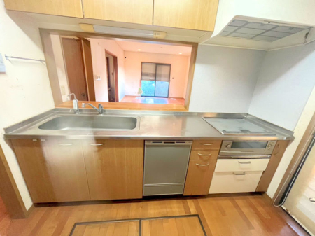 �L�b�`�� ��������Ԃ̃J�E���^�[�L�b�`��������A���r���O�����n���Ĉ��S�ł�