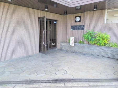 �G���g�����X �O�ρ��Ǘ��̍s���͂����G���g�����X�ň��S���ĕ�点����ł�