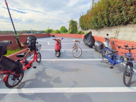 ���̑� �O�ρ����X�̈ړ��ɕ֗��Ȓ��փX�y�[�X����������m�ۂ���Ă��܂�