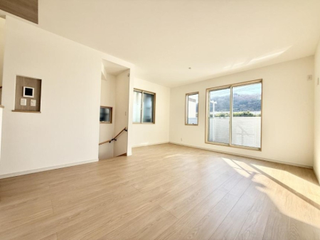 ���r���O ���������S�n�̂����A���z�̃��r���O