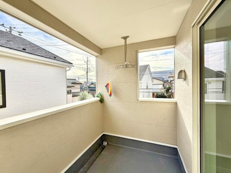 �o���R�j�[ ������ �G�߂̈ڂ낢����������J���I�ȋ�Ԃł�