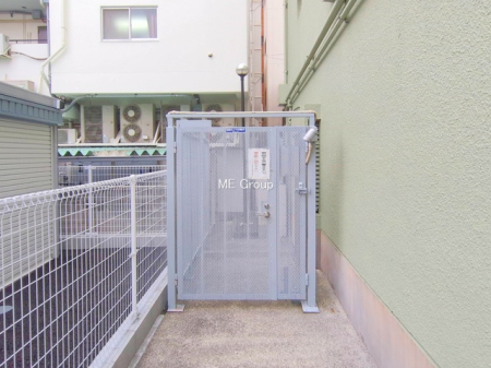 �G���g�����X ���������̂���G���g�����X�͉��K�Ȗ����̎n�܂�����o���܂�