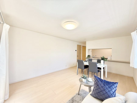 ���r���O ���������R�Ɖ�b�����܂��A�S�n�悢�ЂƂƂ�