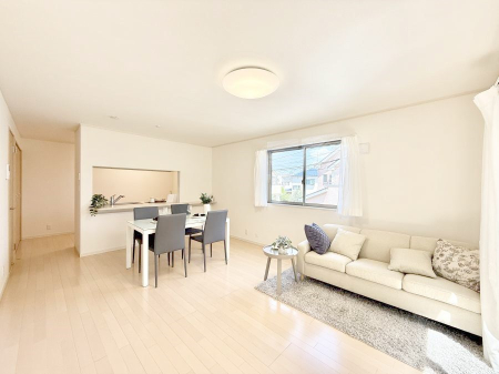 ���r���O ���������났�ƏΊ炪�W�܂�A�S���܂郊�r���O