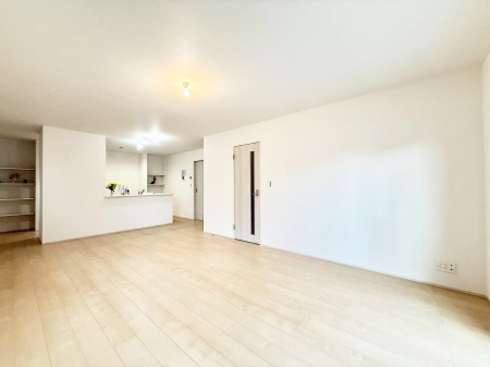 ���r���O ���������S�n�̂����A���z�̃��r���O