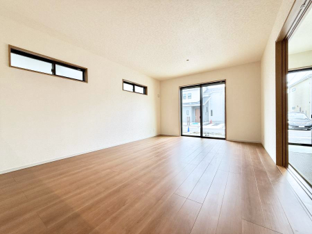 ���r���O ����