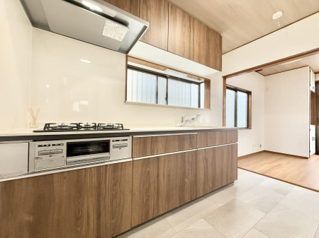 �L�b�`�� �����������������Ԃ����܂��A�Ί炠�ӂ��L�b�`��