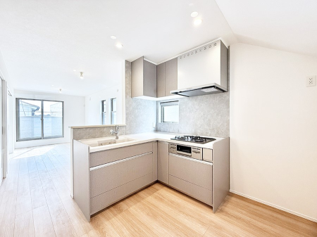 �L�b�`�� �������Ƒ��ƂȂ���A�R�~���j�P�[�V�����̏�