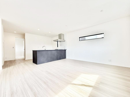 ���r���O ���������났�ƏΊ炪�W�܂�A�S���܂郊�r���O