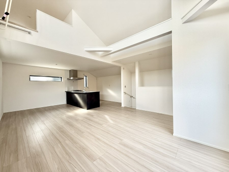 ���r���O ���������r���O�C���K�i���ƁA���Ƒ��ŃR�~���j�P�[�V���������₷���ł���  