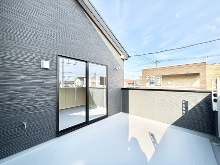 �o���R�j�[ ������ �G�߂̈ڂ낢����������J���I�ȋ�Ԃł�