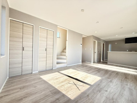 ���r���O ���������R�Ɖ�b�����܂��A�S�n�悢�ЂƂƂ�