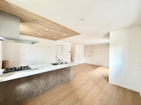 ���r���O ���̊Ԃɂ��Ƒ����W�܂����Ⴄ����ȃ��r���O�����ł����