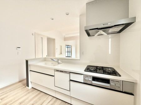 �L�b�`�� �����������������Ԃ����܂��A�Ί炠�ӂ��L�b�`��