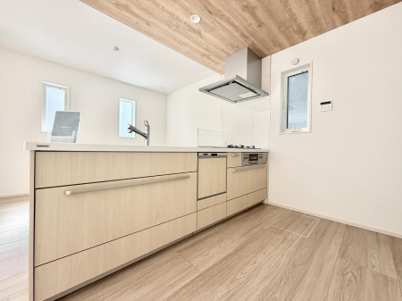 �L�b�`�� ��b���[�܂�ΖʃL�b�`���I�Ƒ��Ƃ̉�b���͂��݂܂�  