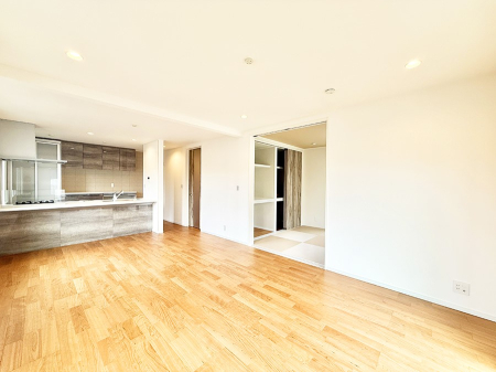 ���r���O ���������R�Ɖ�b�����܂��A�S�n�悢�ЂƂƂ�