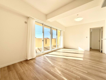 ���r���O �������z�������˂����ޖ��邢LDK�͉Ƒ��ł̂�т芰���܂�  