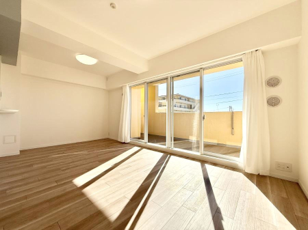 ���r���O ���������R�̌����������݁A���邢��Ԃ��L����܂�