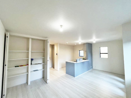 ���r���O ���������̊Ԃɂ��Ƒ����W�܂����Ⴄ����ȃ��r���O�����ł����