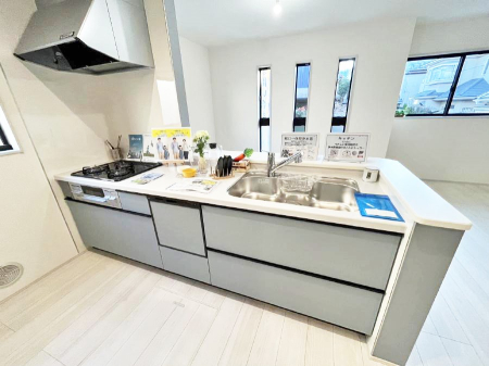 �L�b�`�� ���邳�ƊJ���������Ղ�ȃL�b�`���I  