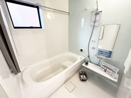 ���� �����������F�����̕ǖʁA�������A������芰����o�X���[���B