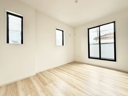 �q������ ���������̔z�u��ʋC���̗ǂ��݌v�ŕ����̋�C�������炸�A��ɐV�N�ȋ�C������܂�