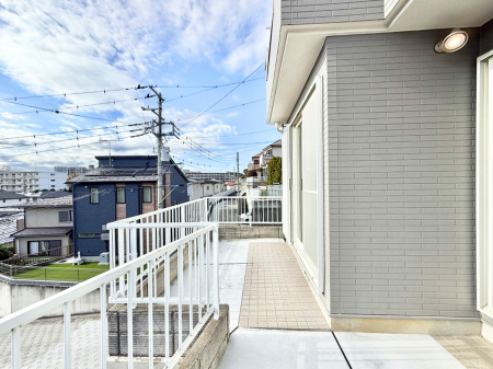 �o���R�j�[ ������ �G�߂̈ڂ낢����������J���I�ȋ�Ԃł�