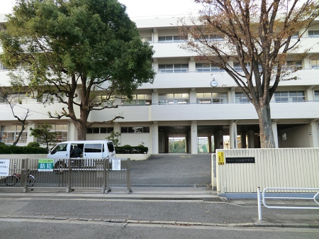 ���ӊ� ���w�Z 1600m ���l�s���ێR�䒆�w�Z