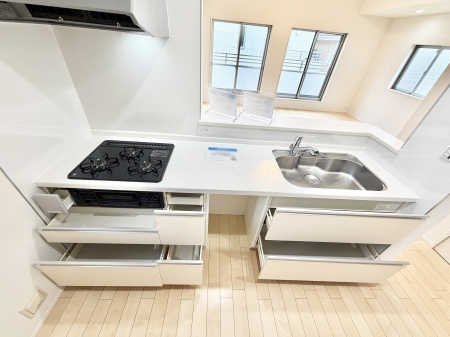 �L�b�`�� �������Ƒ����J��[�߂�A������̂���L�b�`��