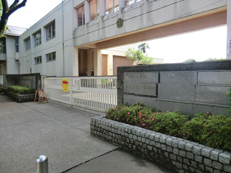 ���ӊ� ���w�Z 1090m �����R�s����ꒆ�w�Z