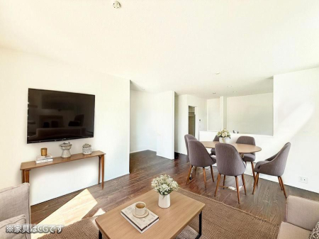 ���r���O ����