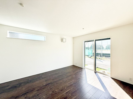 ���r���O ����