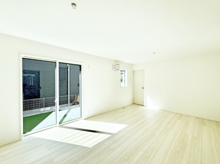 ���r���O ����