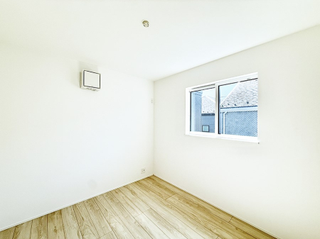 �Q�� ����