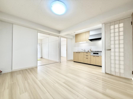 ���r���O ���������S�n�̂����A���z�̃��r���O