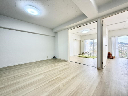 ���r���O ���������R�Ɖ�b�����܂��A�S�n�悢�ЂƂƂ�