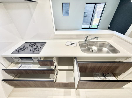 �L�b�`�� �����������������Ԃ����܂��A�Ί炠�ӂ��L�b�`��