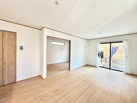 ���r���O �傫�ȑ�����������薾�邢��Ԃł��������������܂�