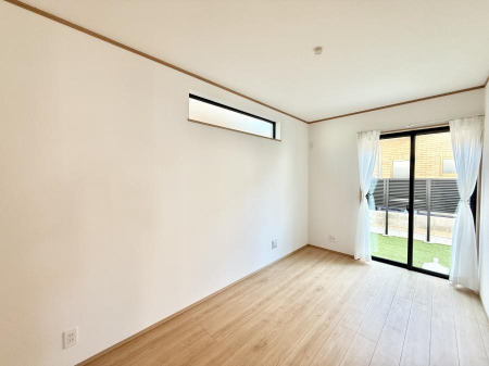 �Q�� �������傫�ȑ��͊J����������A���邳�ʕ��o�b�`���ł�