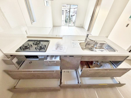 �L�b�`�� ���[�͖L�x�ȃV�X�e���L�b�`���ł��I