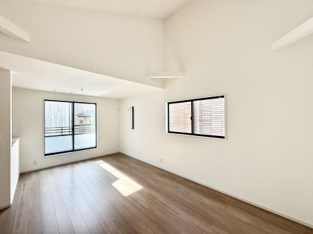 ���r���O �������z�������˂����ޖ��邢LDK�͉Ƒ��ł̂�т芰���܂�  