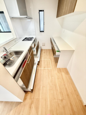 �L�b�`�� �������Ƒ����J��[�߂�A������̂���L�b�`��