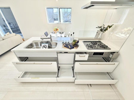 �L�b�`�� �����������������Ԃ����܂��A�Ί炠�ӂ��L�b�`��