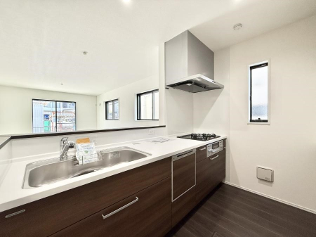 �L�b�`�� �������Ƒ��ƂȂ���A�R�~���j�P�[�V�����̏�