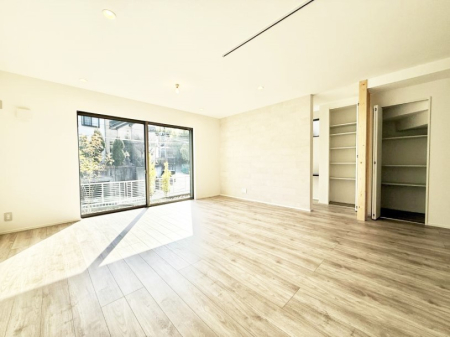 ���r���O ���������R�Ɖ�b�����܂��A�S�n�悢�ЂƂƂ�