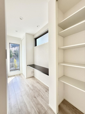 ���[ ����