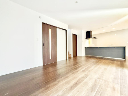 ���r���O ���̊Ԃɂ��Ƒ����W�܂����Ⴄ����ȃ��r���O�����ł����