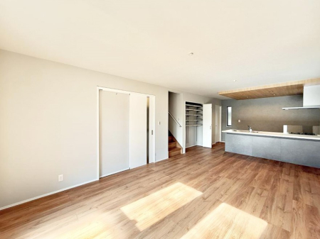 ���r���O ���������R�Ɖ�b�����܂��A�S�n�悢�ЂƂƂ�