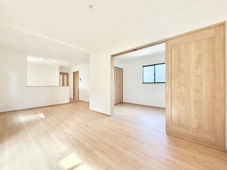 ���r���O �������i�`�������ȃ��r���O�͂ǂ�ȃC���e���A�ɂ������܂�  