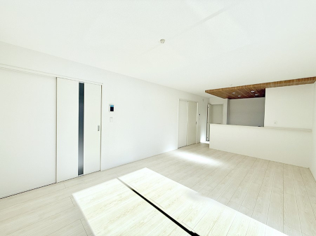 ���r���O ���������났�ƏΊ炪�W�܂�A�S���܂郊�r���O